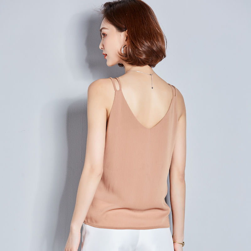 女人丰满别随便穿!新出“紧身衣”性感迷人，逛街回头率暴涨