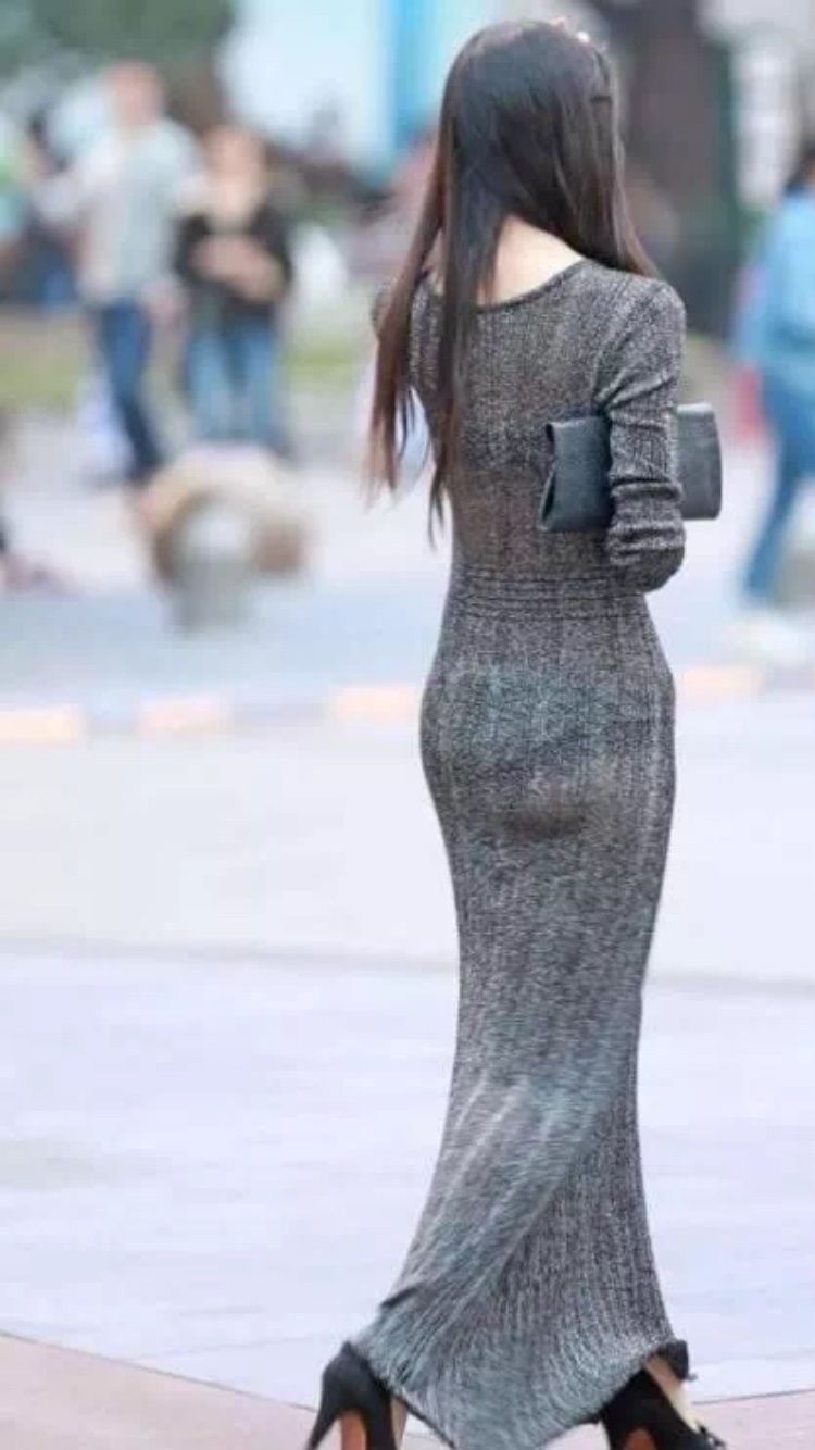 街拍丨夏天穿针织长裙，真的不热吗?