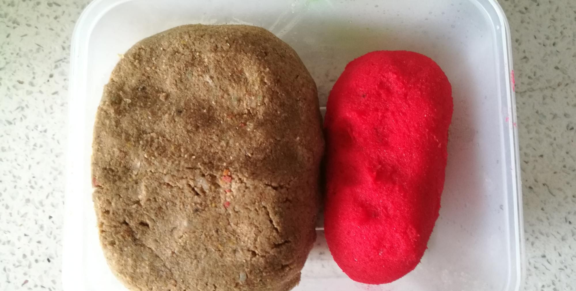  夏季■夏季要想鱼获好，学会“钓草”少不了，短竿也有钓草的绝招