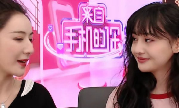 『滤镜』助理视角看郑爽直播，没有瘦脸美颜滤镜后，网红还更胜一筹？