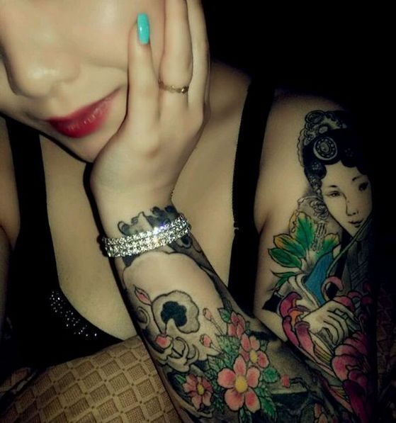 女人纹身就不正经?看看下图女人，一个比一个妩媚动人