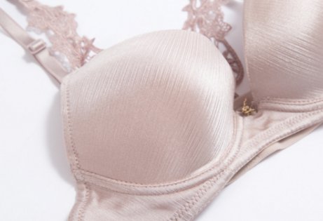 美女最喜欢的“隐形文胸”，无钢圈零束缚，出门怎么穿衣都好看