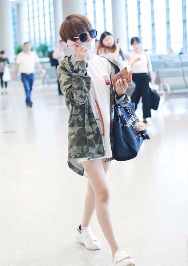 谢楠品味下降这么多？看起来就像个小矮人，增高鞋也救不了！