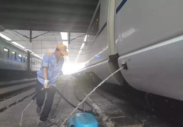 火车上的水从哪来？说出来你都不一定相信……