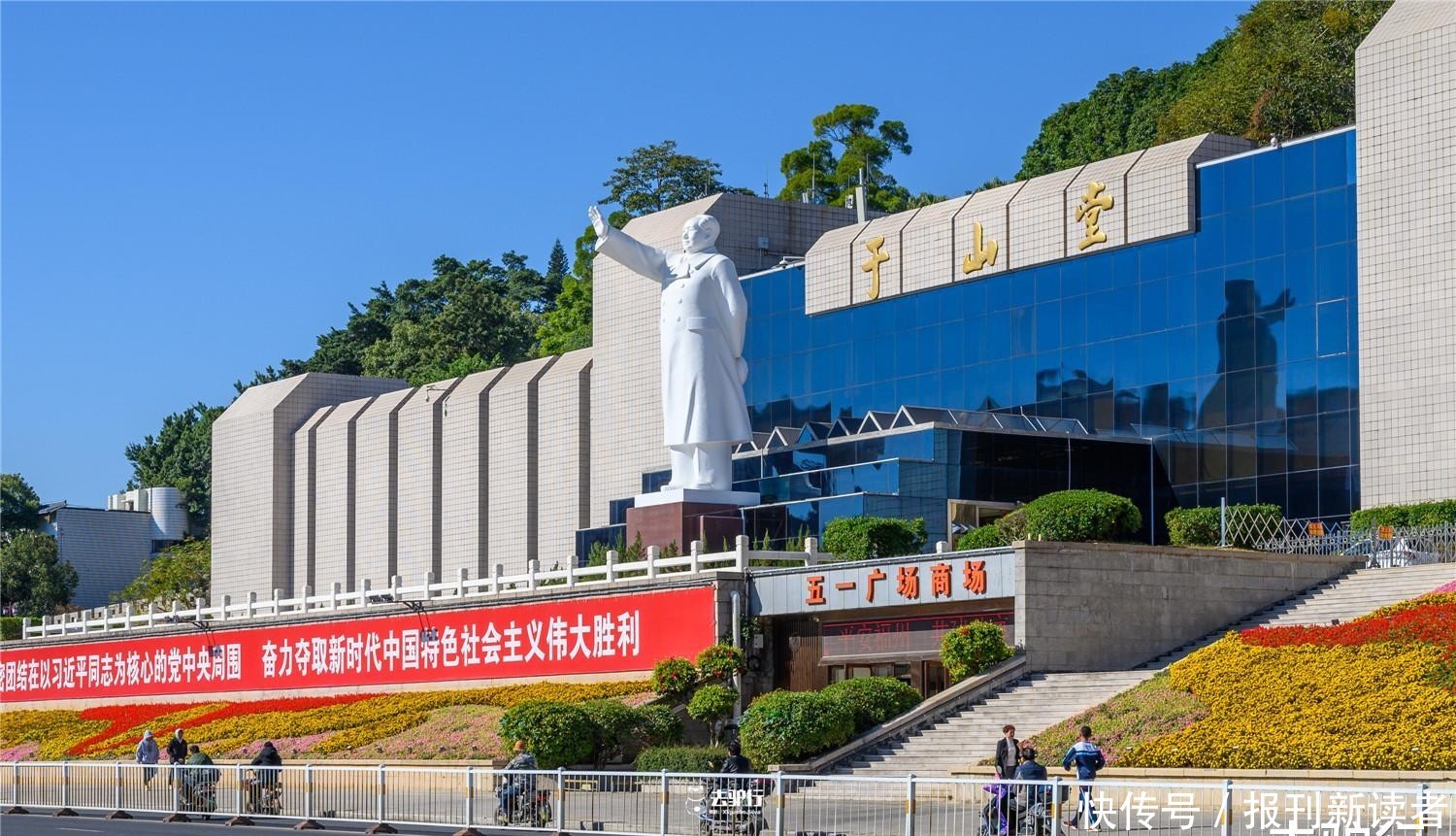 中国最多的一座广场：深受大爷大妈热爱，看名字就知道它为谁所建