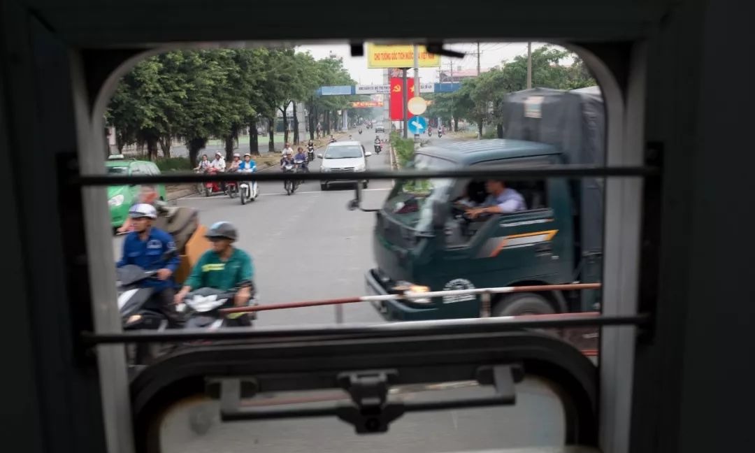 看世界 | 越南双层火车体验，座位比高铁还宽敞，厕所上的字看乐