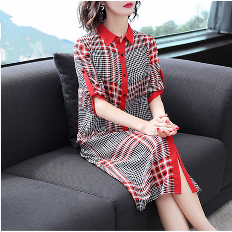 大屁股女人，紧身衣别穿!瞧，穿松垮裙，洋气又迷人，太显瘦了