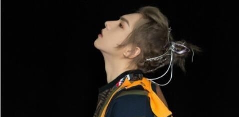  『文艺』宅在家一不小心头发就变“冲天炮”？我该如何拯救你？我的长发
