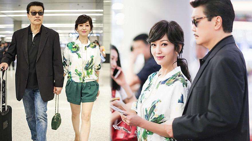 64岁的赵雅芝太敢穿，短裤又短又紧，网友:难怪一直用包包在挡