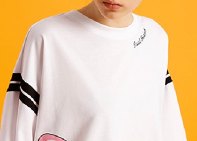 真是长见识了，T恤也可以这么有女人味，搭配短裤更显时髦了