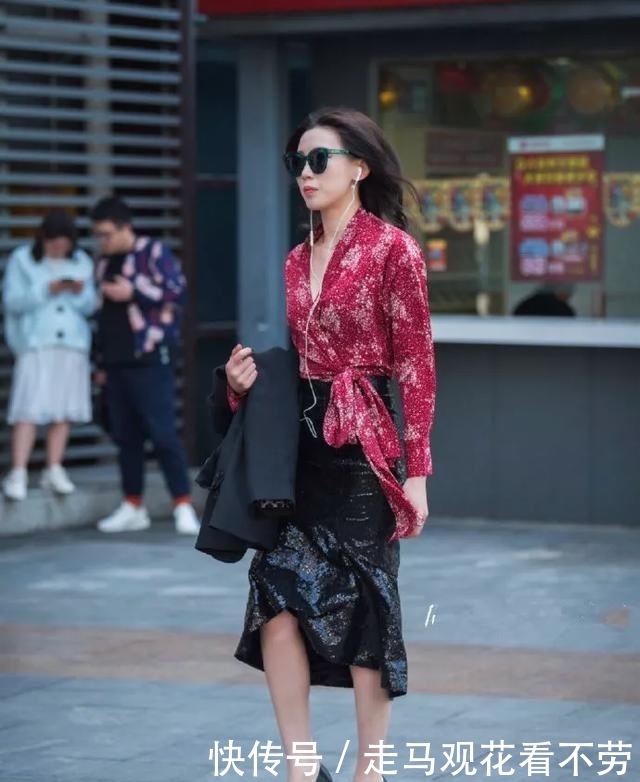 「下半身搭配」高跟鞋是时尚穿搭的组合中不可缺少的元素之一,穿起来自带气质
