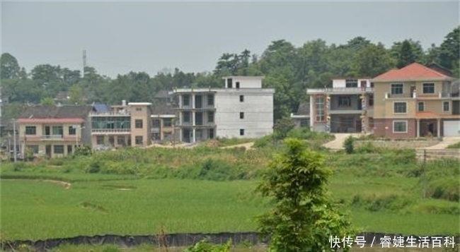  农村|农民户口迁入城市，农村的房子与土地怎么处理？还会属于自