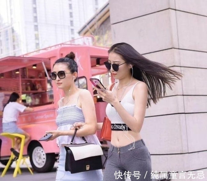 夸张|街拍:毫不夸张地说,这才是百里挑一的真女神!