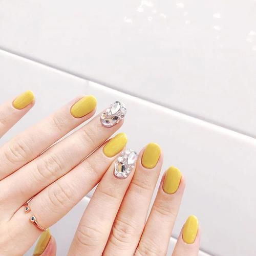  黄色■6种春日黄，显白减龄又时尚！