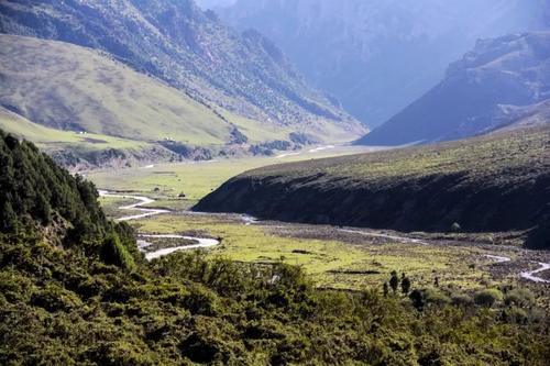 北边百花南青石，祁连苍茫画秋颜--祁连山穿越