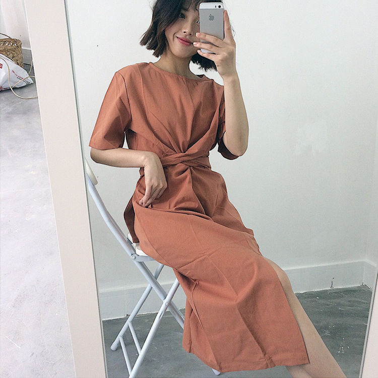 才刚入秋别傻傻穿打底裤，今年最火的连衣裙，比打底裤漂亮的没边