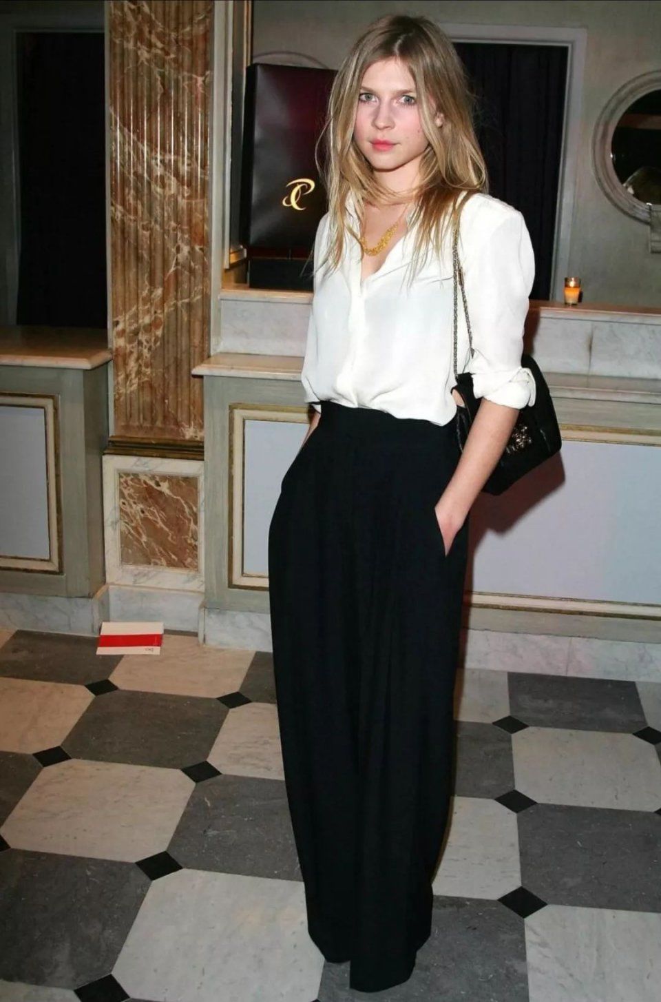 推广 | 清爽减龄还好穿，这件白衬衫不简单