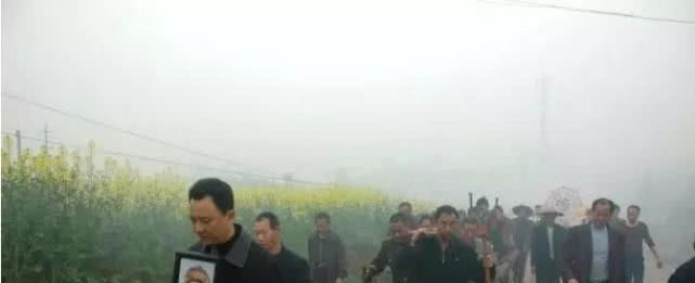  知晓|农村丧葬移风易俗，土葬将被限制，禁止二次殡葬，农民要早知晓！