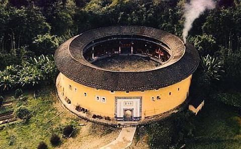 世界最大的土楼,楼内居然有座山!已存在300多年