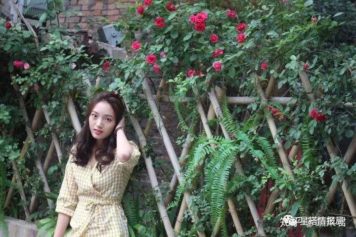 有没有化妆和素颜差别很大的，朋友没有认出来的故事?