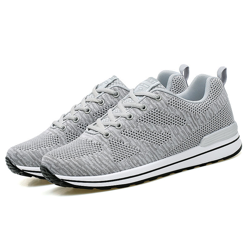 越来越多的女人出门不穿高跟鞋，瞧下图这样穿，回头率高到爆表