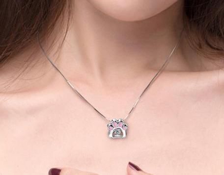 项链买黄金的好，还是白金的好？还有人不知道，这么多年白戴了！