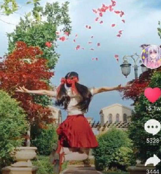 蔡萝莉黑料被扒，家住庄园纯粹是编造，穿高仿裙子假装富豪，网友