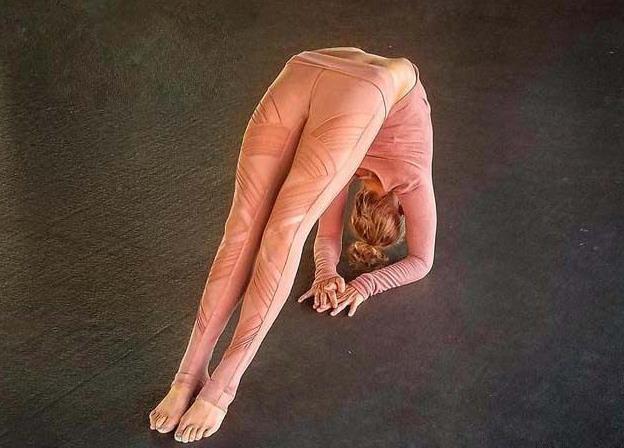 下半身太胖不协调?这两个简单动作帮助你瘦出美腿!