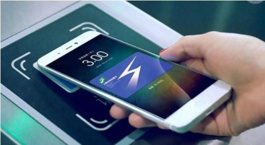 英国女孩在中国定居两年，回国后疯狂吐槽：我们都被忽悠了