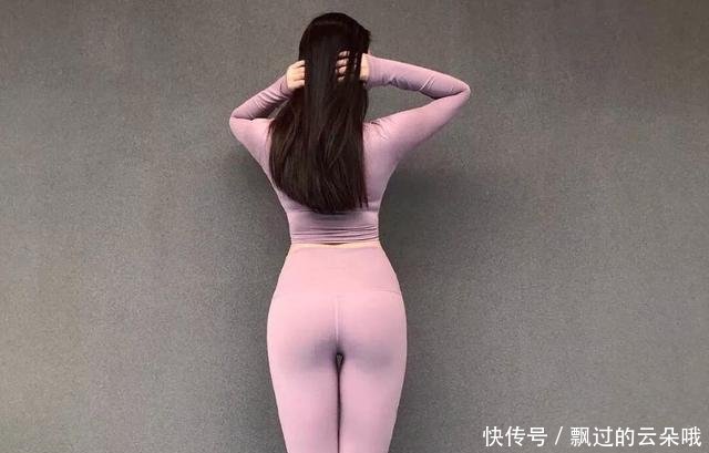 修身的打底裤,舒适又体贴,是女性秀身材的首选