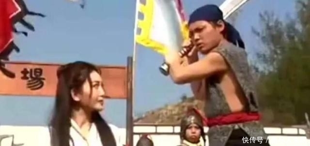 『刽子手』为什么古代刽子手在行刑之前,要先往刀上喷一口酒呢?