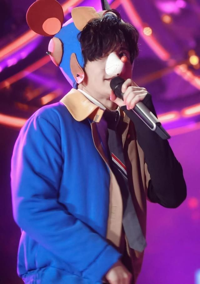 薛之谦跨年怎么有俩薛之谦