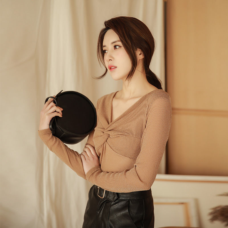 大胸女人真敢穿!这样穿妩媚诱人，街上男人全盯着看