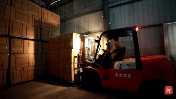  援助|河南急调6000张折叠床援助方舱医院