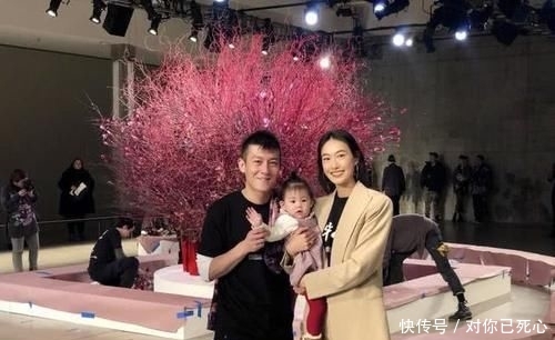  全场：有种“惊艳”叫陈冠希媳妇，一身“死亡芭比粉”，意外成全场最靓的女神