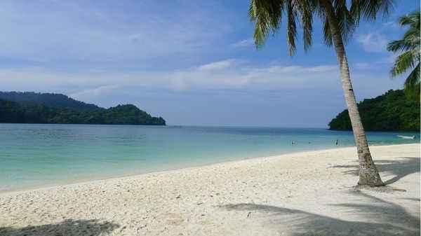 月薪3000在这里玩出了三万既视感?直飞三小时出国当“土豪”!