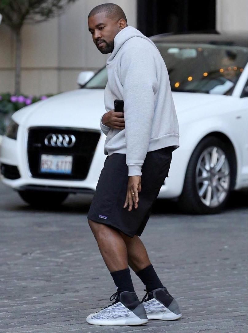  『实物』Yeezy 篮球鞋全新配色实物首次曝光！还有满天星效果