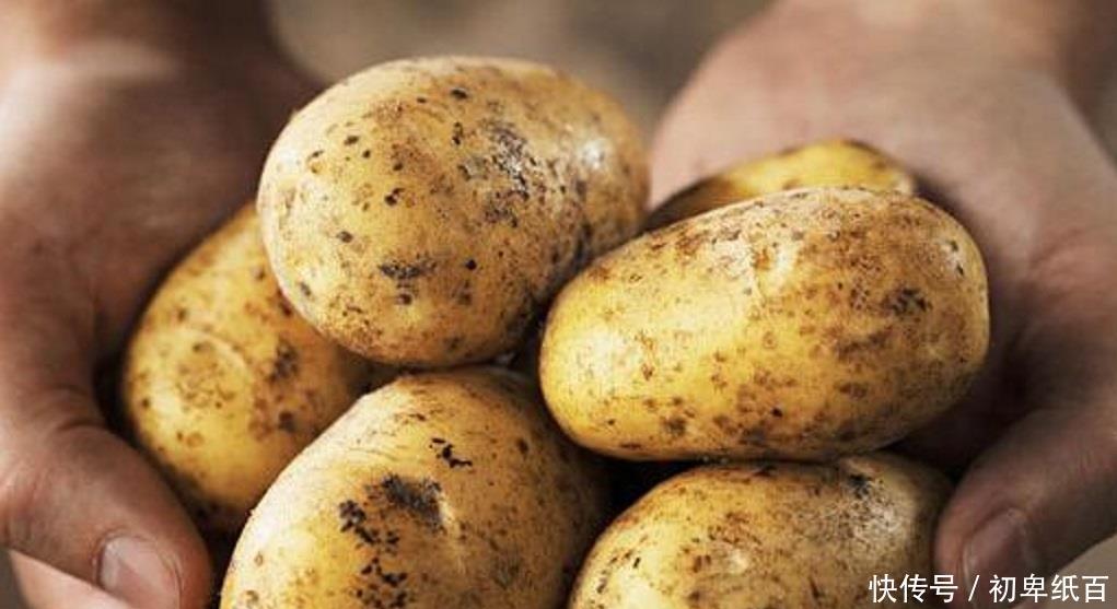  『嫩肤』土豆加“它”来敷脸，不出半个月淡化色斑又嫩肤，简单好用还省钱