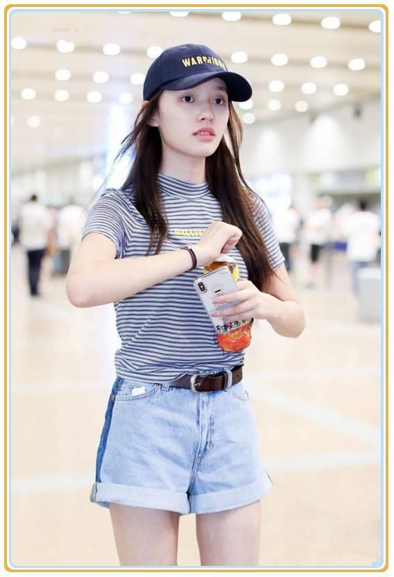 林允暴瘦14斤后，穿短裤秀竹竿腿，可看到她伤痕累累的膝盖我呆了