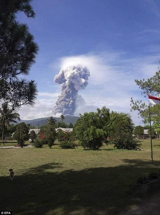 印尼祸不单行？地震海啸后又火山爆发，浓烟喷出高达6000米