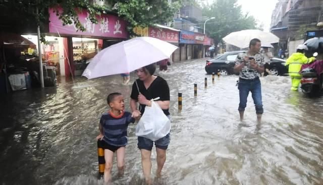 24小时最大降雨量418毫米，安徽多地遭暴雨袭击，60个县市发预警
