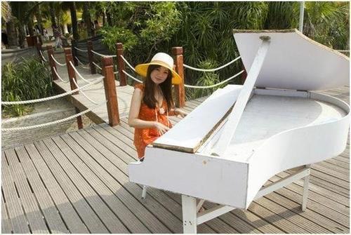 在三亚的碧海蓝天上我要飞得更高，看得更远