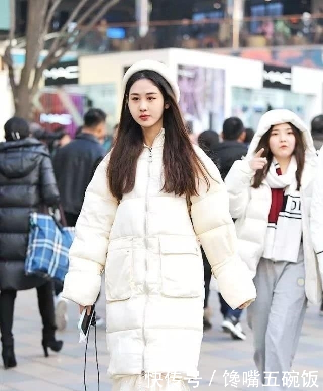  『羽绒大衣』长款羽绒服美女，不仅温暖，而且漂亮
