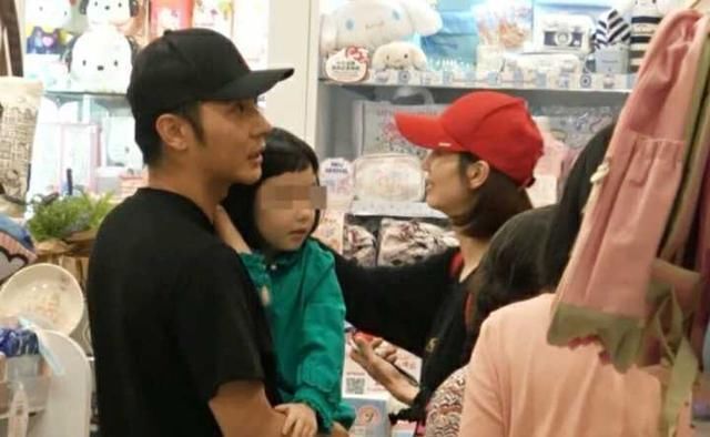 张丹峰女经纪人最受争议的一张照片，看到律师声明，我立马改口!