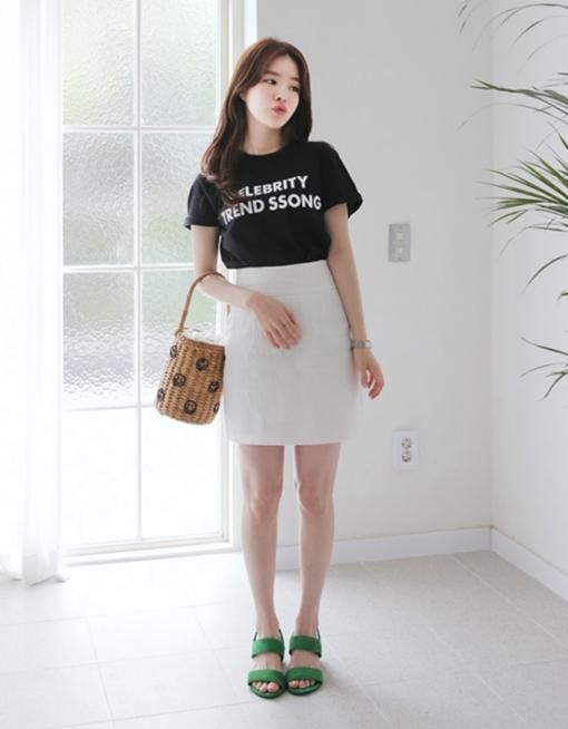 身高不够衣品来凑,T恤搭配A字裙,小个子也能穿出高挑身材!