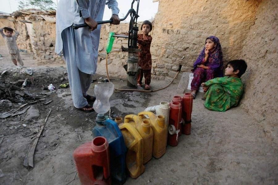 经济危机席卷巴基斯坦,求援惨遭多国拒绝,关键