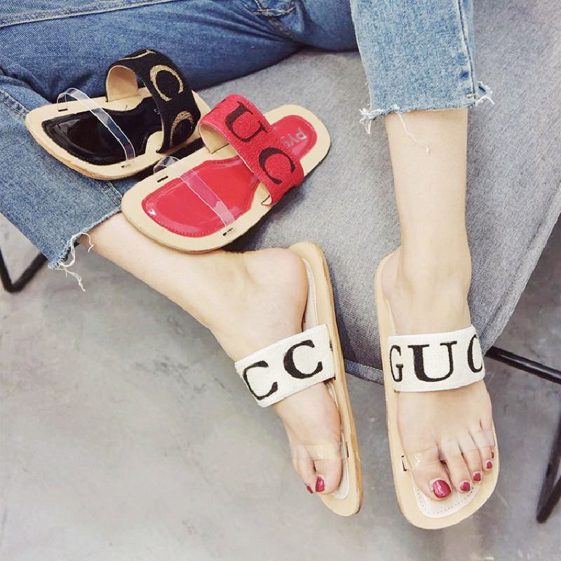 逛街还傻傻穿高跟鞋?别傻了，新款拖鞋也可以舒适又美丽