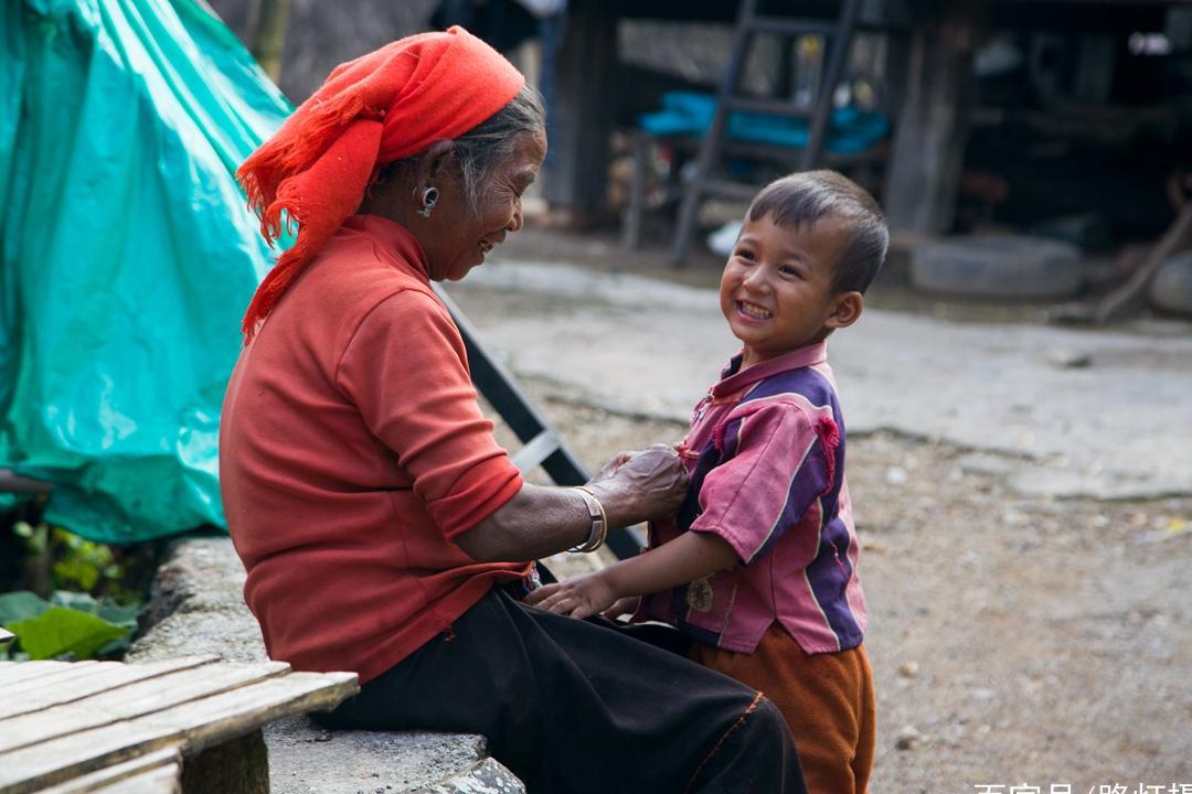 中国最后一个原始部落在云南，仅存不到300户人家