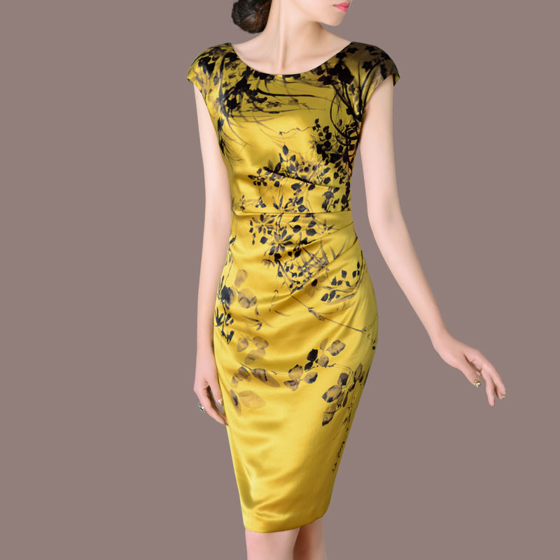 连衣裙优雅自定义高级感、显婀娜多姿的曲线，营造成熟女人的端庄