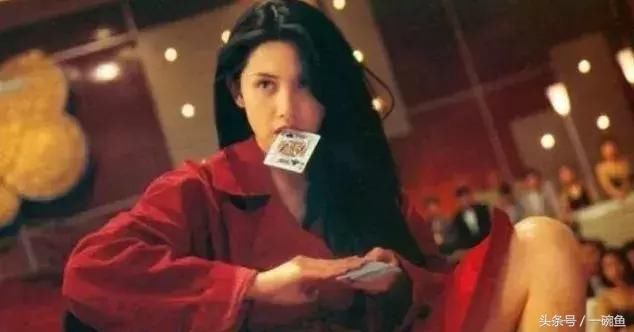 王祖贤从不修眉，邱淑贞最爱大红唇……被火爆抖音复古港风妆惊艳